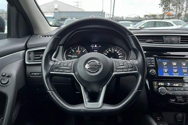 Nissan Qashqai cena 69500 przebieg: 154062, rok produkcji 2018 z Pieńsk małe 529